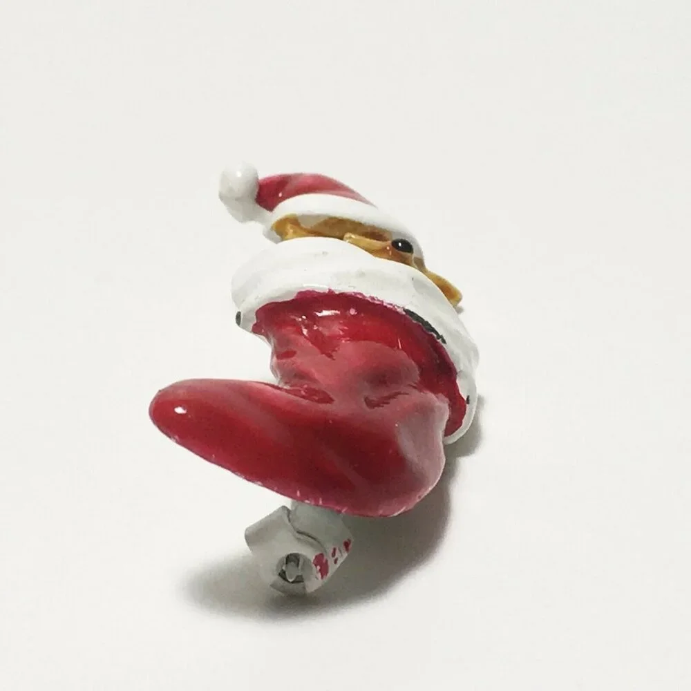 Vintage Gerry's Enamel Cat in Christmas Stocking 80's Holiday Pin Brooch